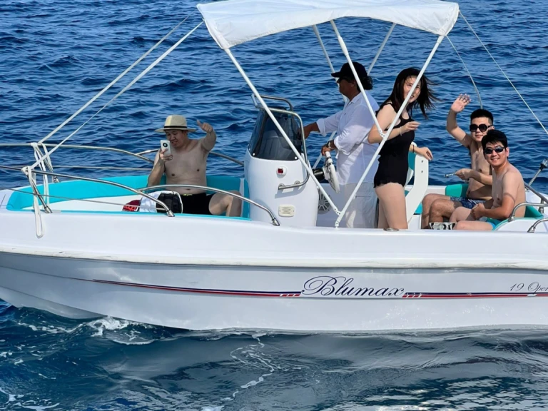 Motorboat rental with or without captain Rio Taormina