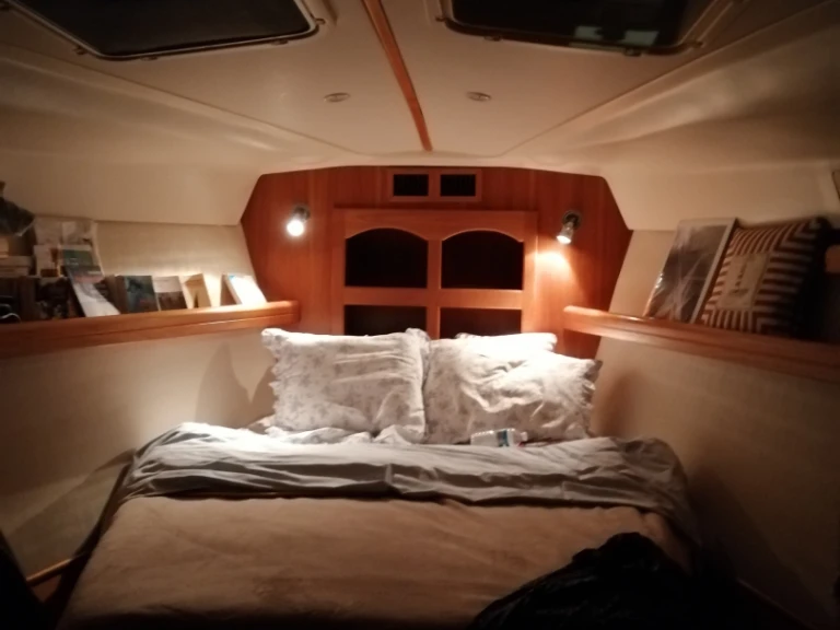 Sailboat for rent France at the best price