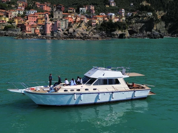 Rent a Alalunga 15 fly La Spezia