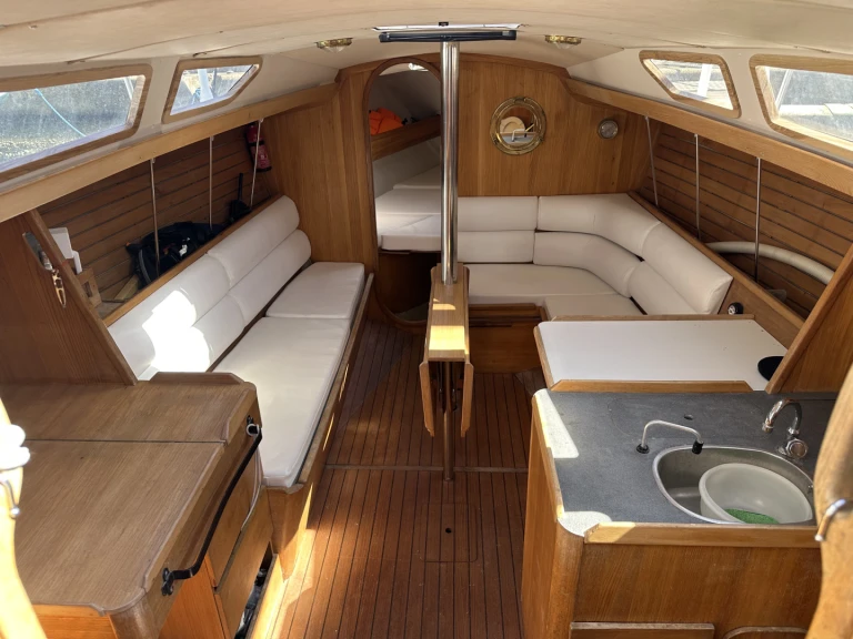 Sailboat rental in La Grande-Motte - Kirie Feeling 920