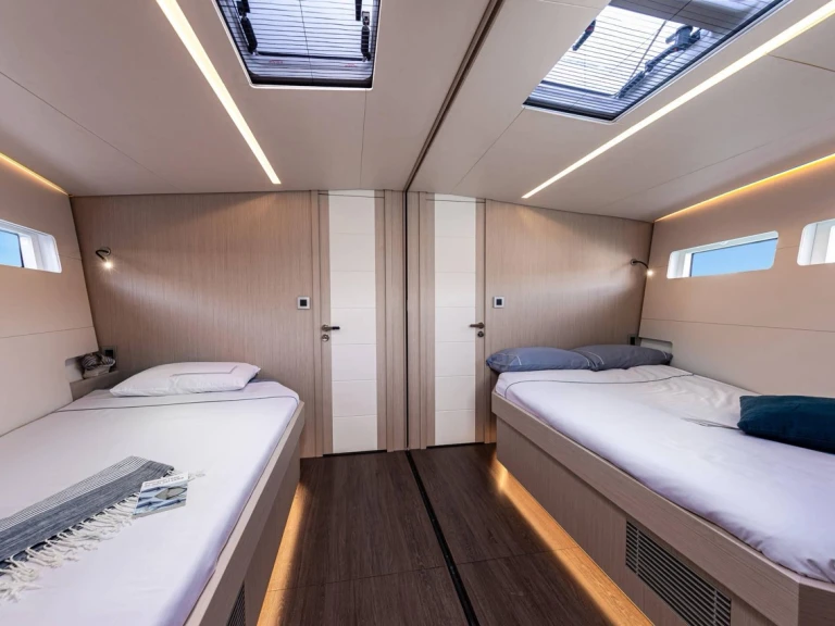 Sailboat rental with or without captain Jeanneau Otranto