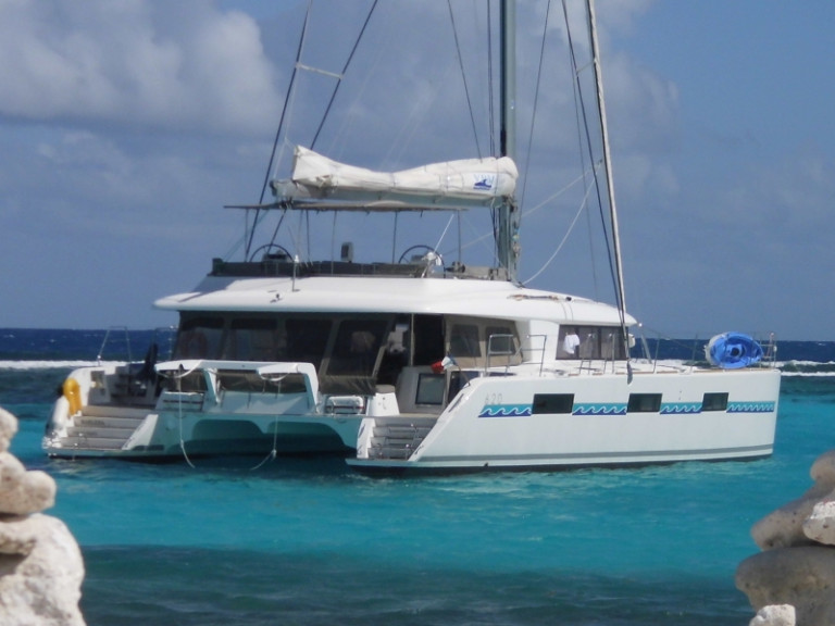 Boat rental Lagoon Lagoon 620 in Eden Island on Samboat