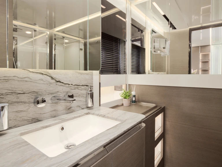 Luxury Yacht rental in Rogoznica - Azimut Azimut S8