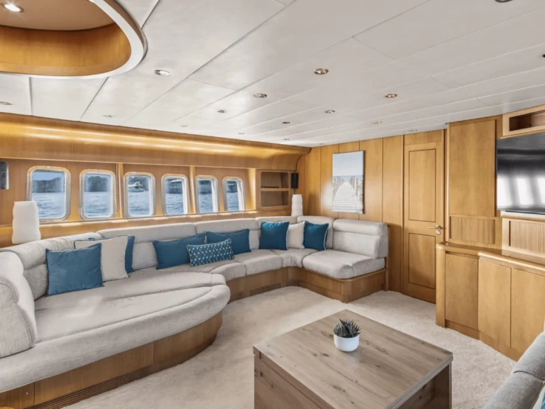 Luxury Yacht for rent Port Grimaud at the best price