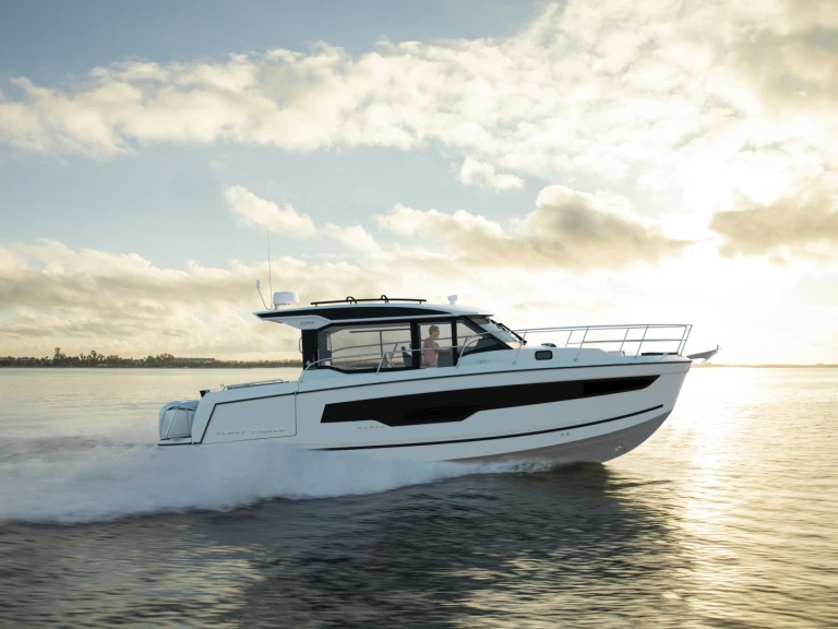 Motorboat rental with or without captain Jeanneau Zadar