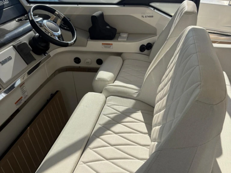 Luxury Yacht for rent Port Grimaud at the best price