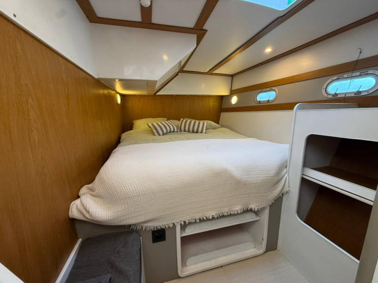 Bareboat Rental Catamaran Lagoon with a boat licence