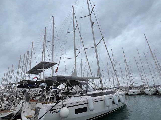 Boat rental Bavaria Bavaria C46 Ocean - 4 cab. in Biograd na Moru on Samboat