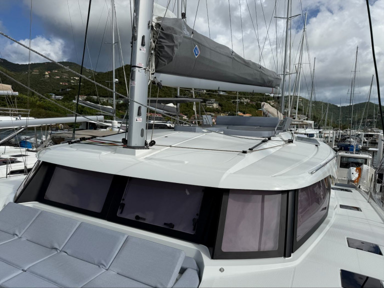 Catamaran rental in Road Town - Fountaine Pajot Fountaine Pajot FP 44 Maestro - 3 cab.