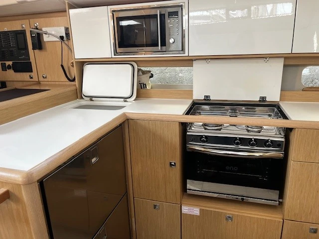 Bavaria Bavaria C46 in Marseille on SamBoat