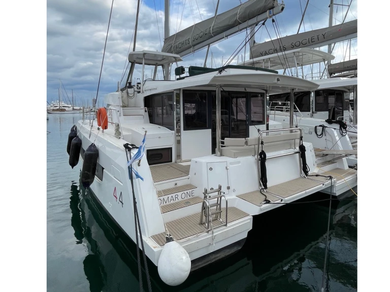 Catamaran rental in Alimos - Bali Bali 4.4