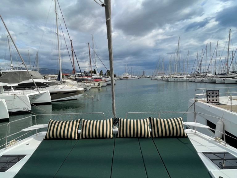 Bali Bali 4.4 charter bareboat or captained in  Alimos