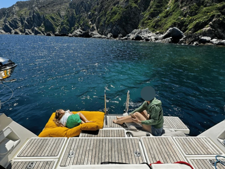 Boat rental Bénéteau Oceanis 45 in Port de Hyères (St Pierre) on Samboat