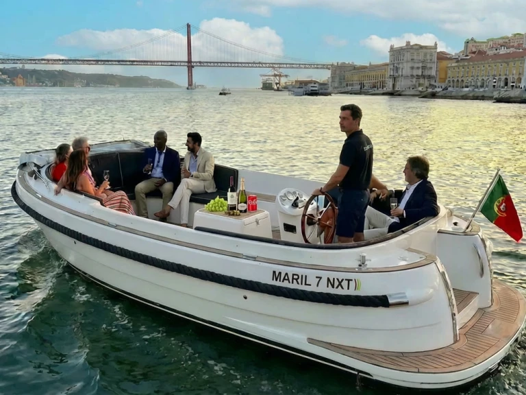 Motorboat rental in Lisbon - Maril 7NXT