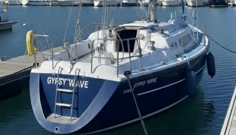 Bareboat Rental Sailboat Dufour with a boat licence