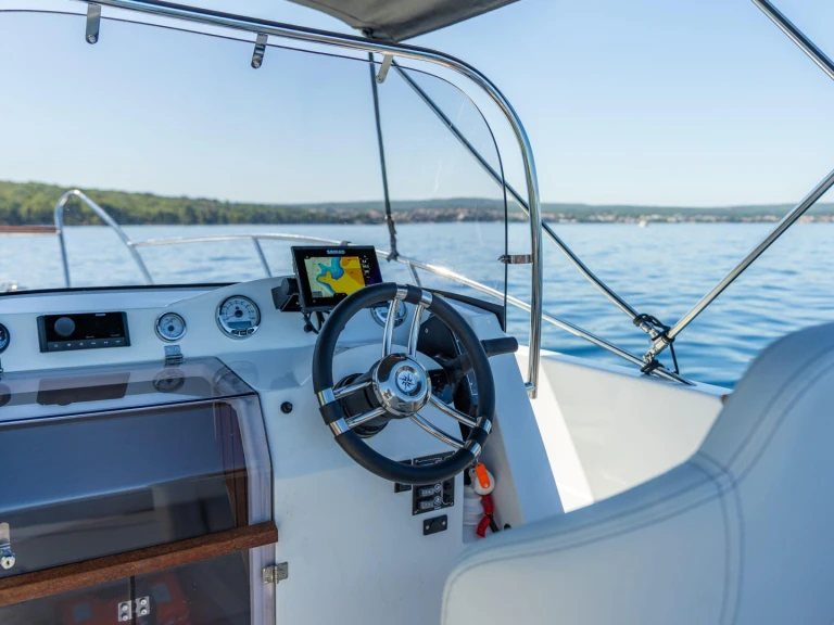 Motorboat rental with or without captain Morion Malinska-Dubašnica