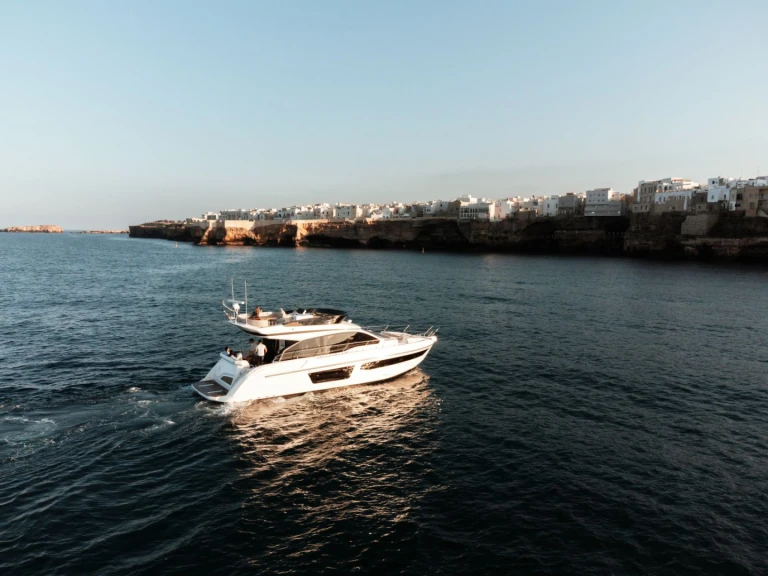 Rent a Azimut Azimut 53 Fly Polignano a Mare