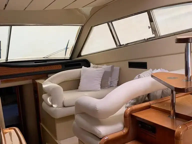 Bareboat Rental Luxury Yacht Custom with a boat licence