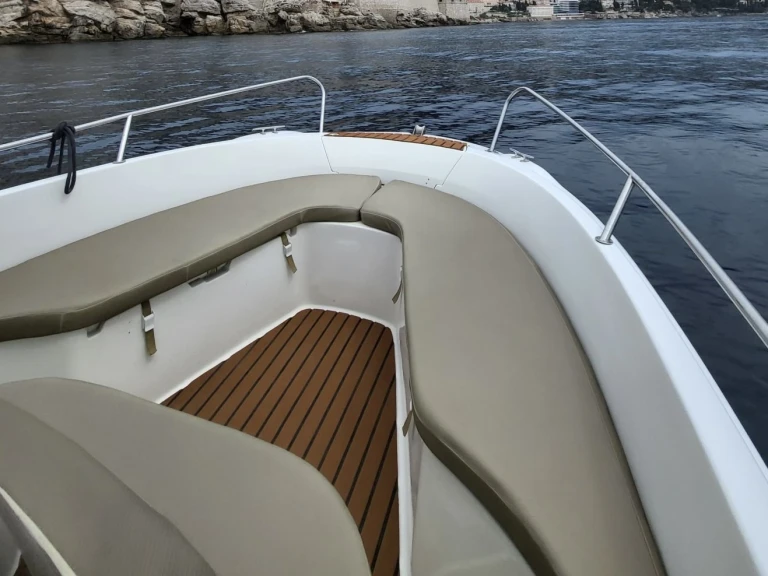 Motorboat for rent Kaštela at the best price
