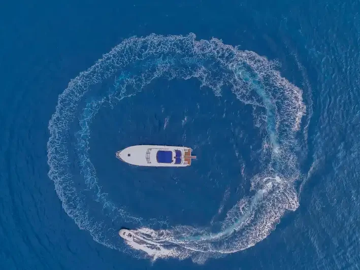 Bareboat Rental Luxury Yacht Custom with a boat licence