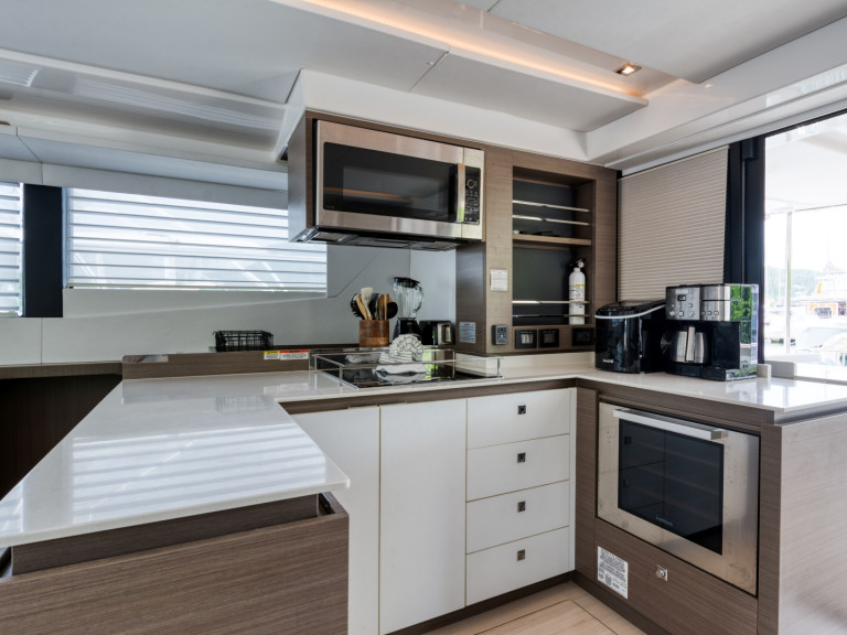 Catamaran for rent Tortola at the best price