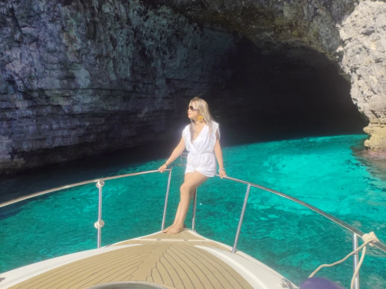 Motorboat rental in Saint Paul's Bay - Sealine Sealine 240