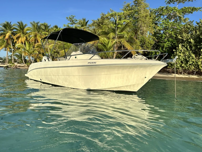 Rent a Pacific Craft Pacific Craft 670 Open Le Gosier