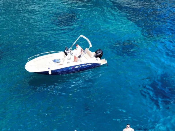 Motorboat for rent Sorrento at the best price