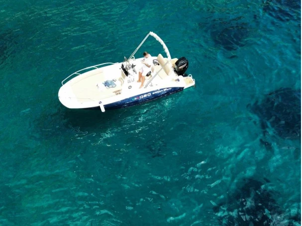 Boat rental Barqa Q20 in Sorrento on Samboat