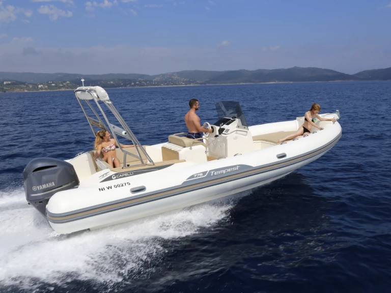 Capelli Tempest 775 Open in Saint-Florent on SamBoat