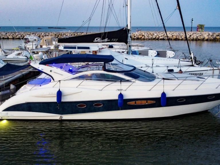 Boat rental Azimut Atlantis 47 in Porto Siracusa on Samboat