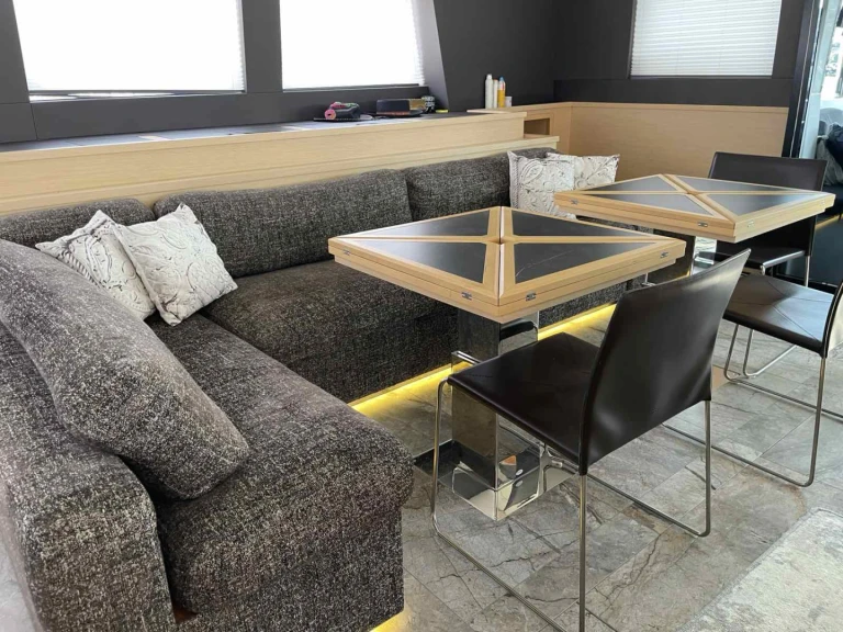 Rent a Lagoon Lagoon 630 Motor Yacht Lávrio