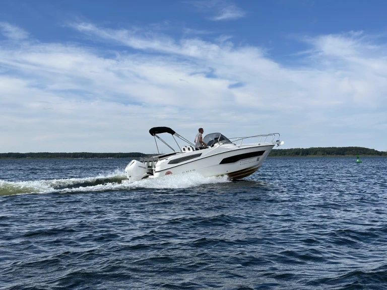 Motorboat for rent Fleesensee at the best price