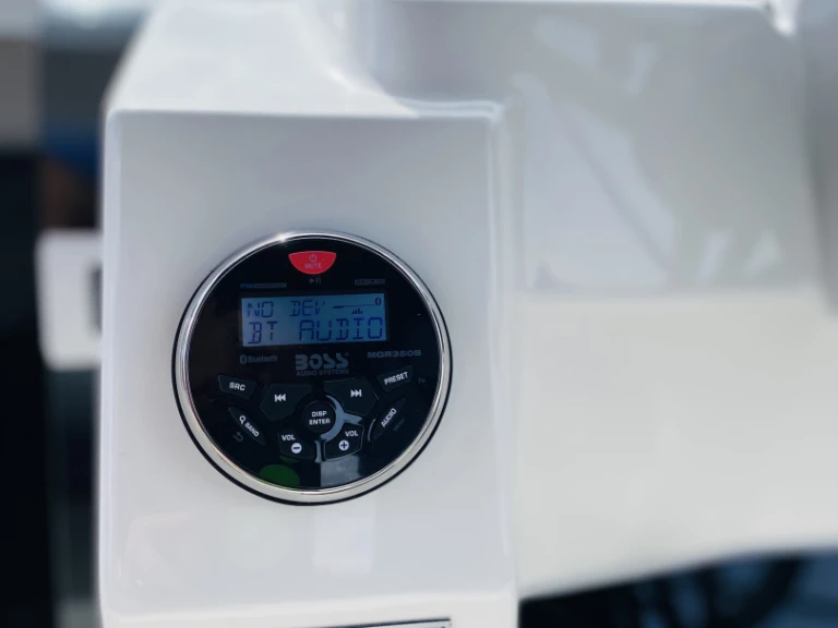 Rent a Karnic Karnic SL800 Fleesensee