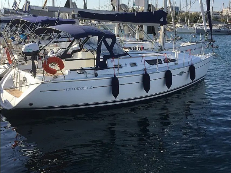 Yacht charter Alimos cheap Sun Odyssey 37