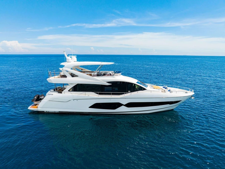 Bareboat Rental Luxury Yacht Sunseeker with a boat licence