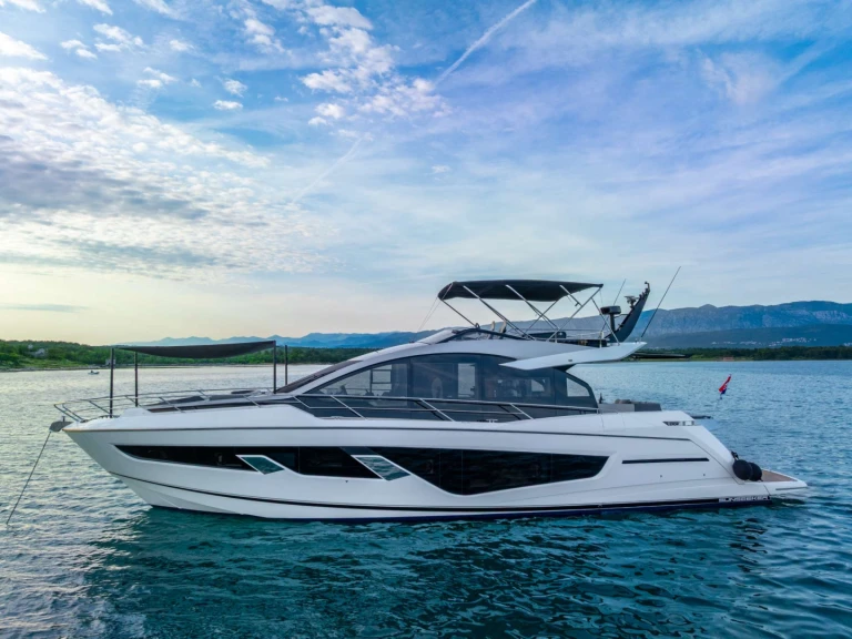 Luxury Yacht rental with or without captain Sunseeker Trogir