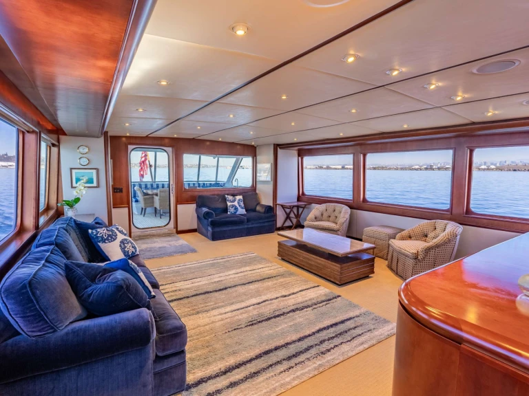 Bareboat Rental Luxury Yacht Broward with a boat licence