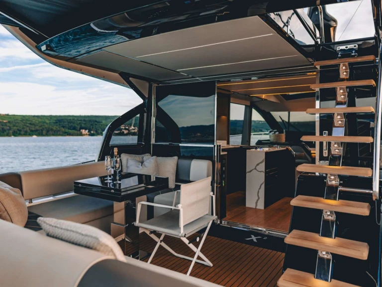 Luxury Yacht rental in Novi Vinodolski - Sunseeker X2