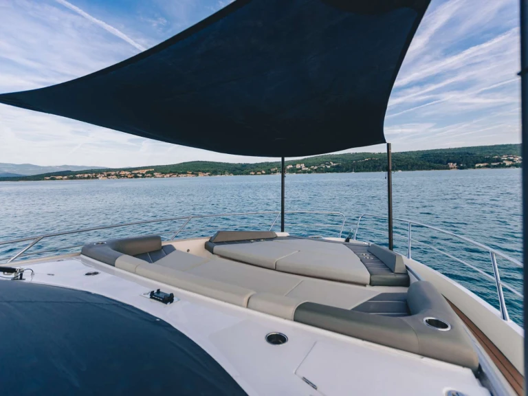 Luxury Yacht rental with or without captain Sunseeker Novi Vinodolski