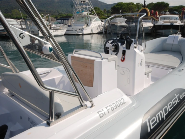 RIB rental in Marine de Sant'Ambrogio - Capelli Tempest 630