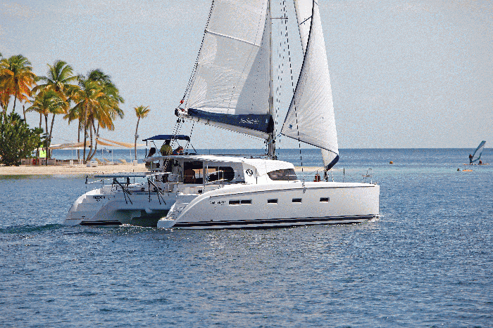 Catamaran rental with or without captain Nautitech Corazón de Jesús Island