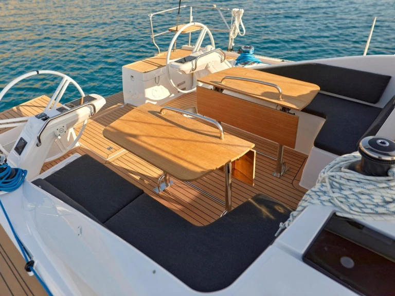 Sailboat for rent Betina at the best price