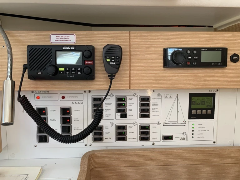 Boat rental Elan Impression 45 in Betina on Samboat