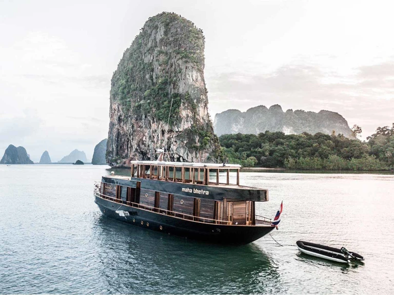  Motoryacht Maha Bhetra in Mai Khao on SamBoat