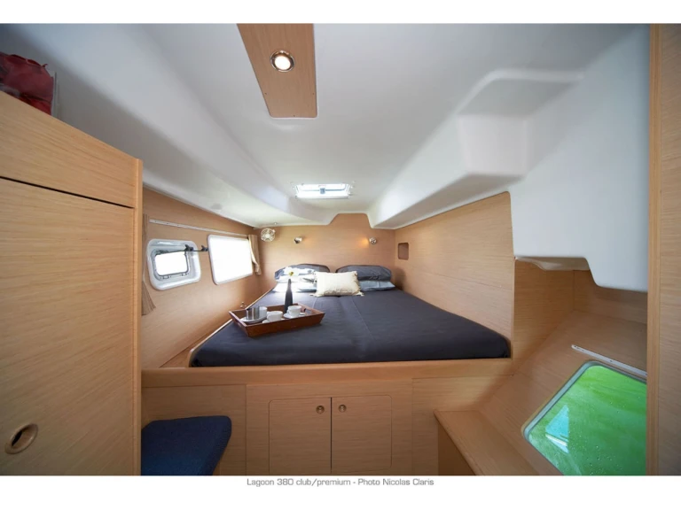 Yacht charter Marsala cheap Lagoon 380