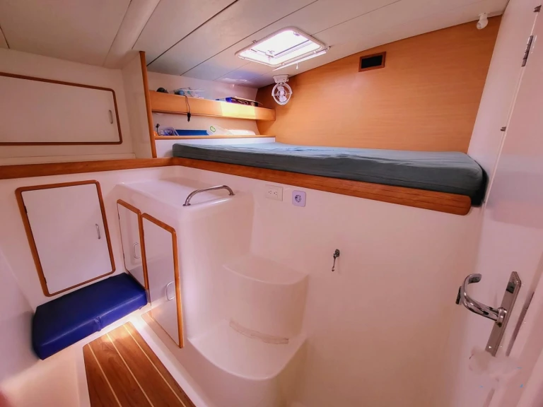 Catamaran rental with or without captain Leopard Eden Island