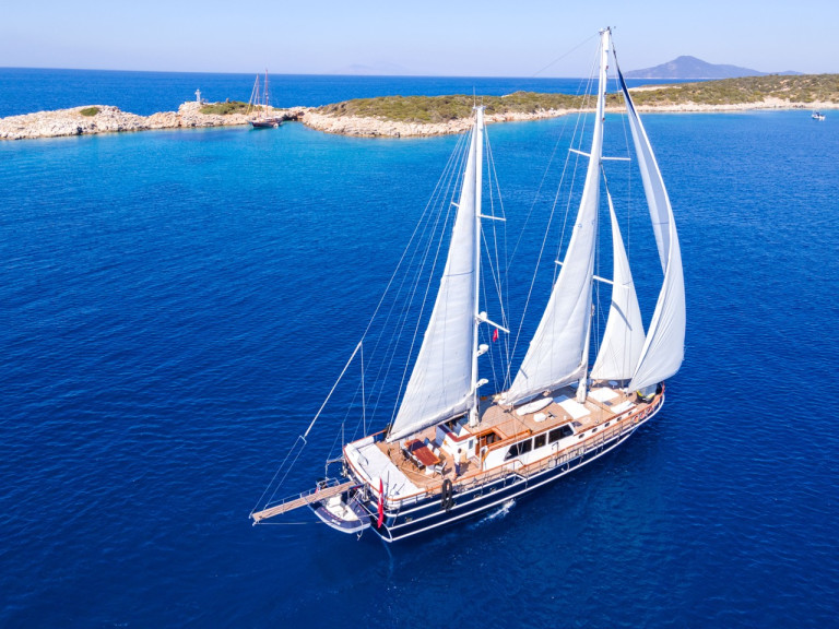 Bareboat Rental Sailboat Custom Made with a boat licence