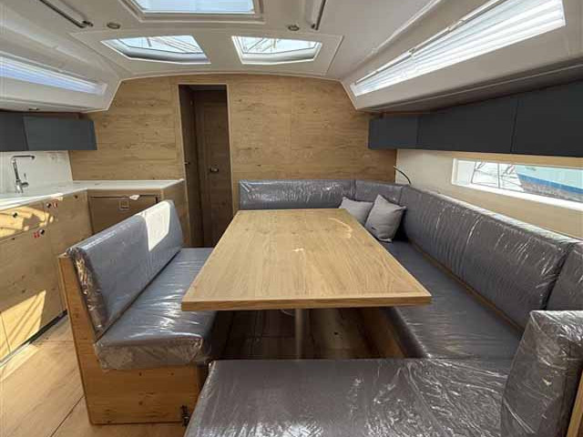 Boat rental Elan Impression 45 in Portorož on Samboat