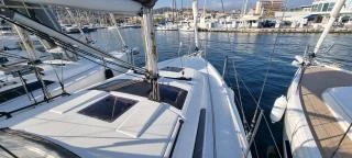 Boat rental Dufour Dufour 37 in Saint-Raphaël on Samboat